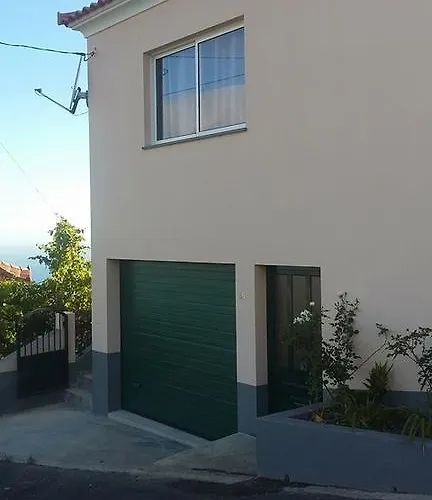 Maison Zita 招待所 3*